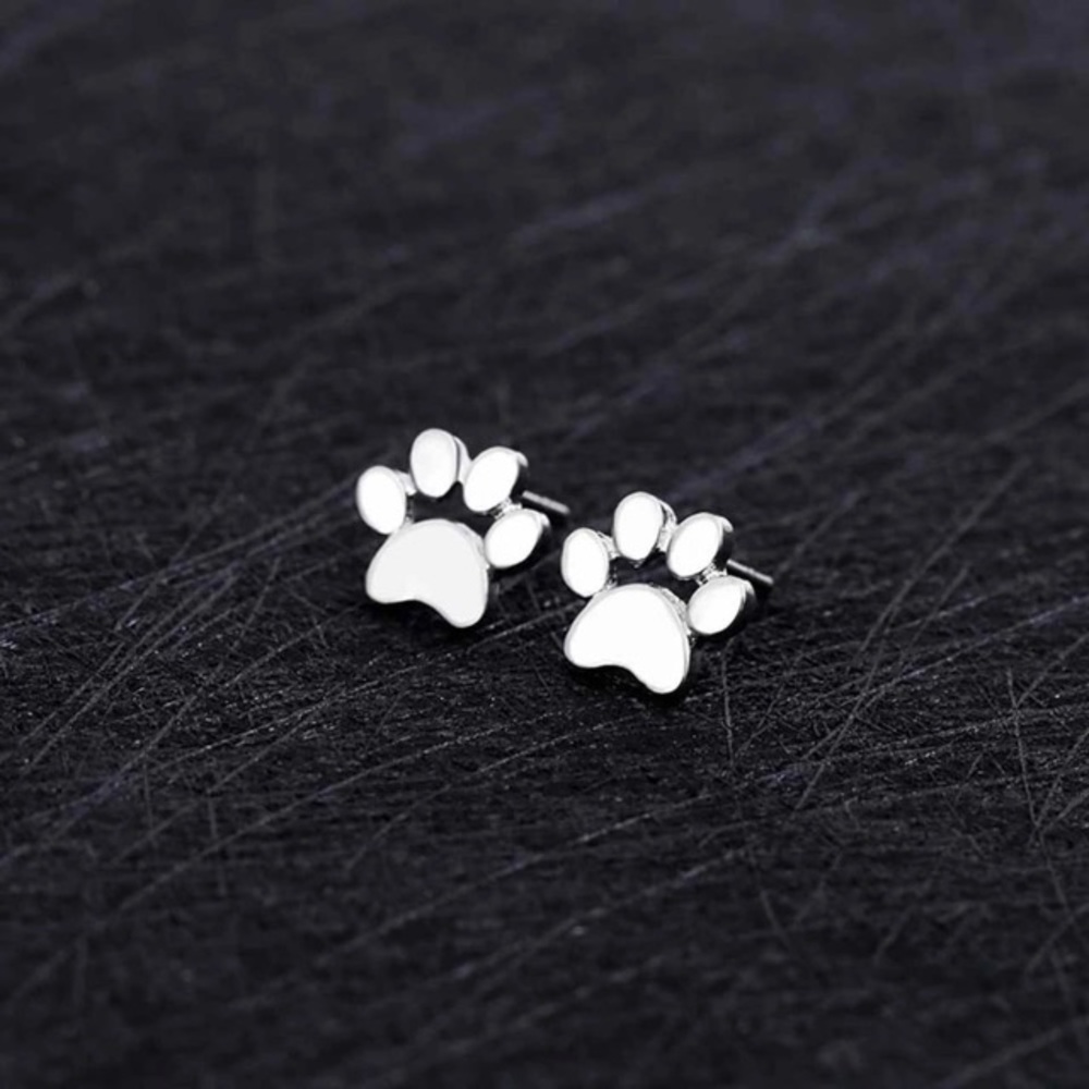 NEW!💙💎🐾PAW PRINTS! SILVERY STUDS!🐾💎💙ADORABLE - Picture 3 of 16
